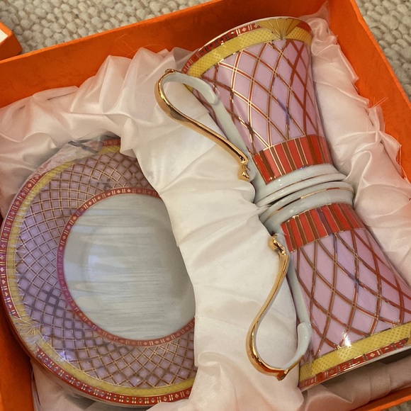 Fine Porcelain Tea Cup Set for Two Brand New - Picture 1 of 8